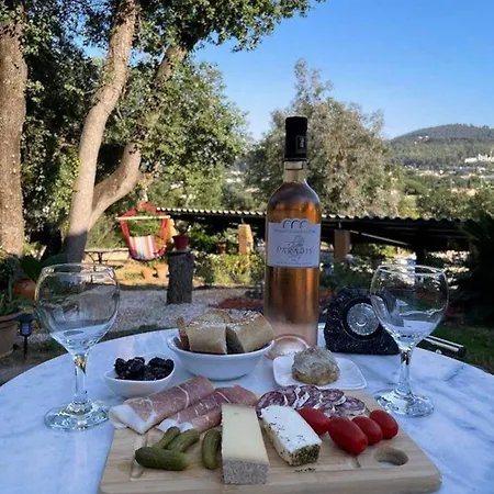 Bed & Breakfast D'hotes - Du Rocher 3*