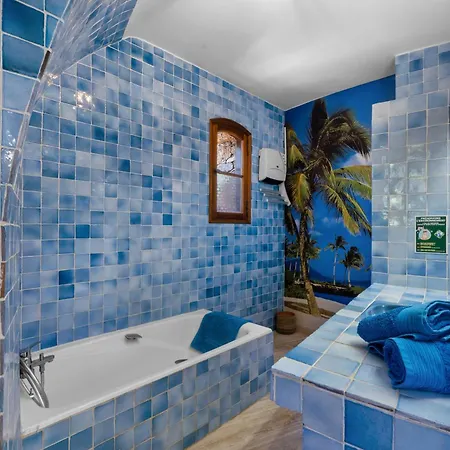 D'hotes - Du Rocher Bed & Breakfast