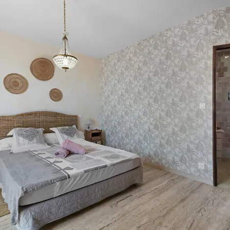 Bed & Breakfast D'hotes - Du Rocher 3*